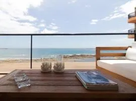 Extra Luxurious Apartment on the Beachfront.