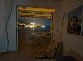 Beautiful oceanfront studio with private parking