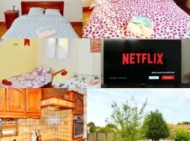 Votre séjour, votre événement, Maison 3 chambres, jardin privé,wifi, proche La Rochelle, proche golf et plages, services sur mesure