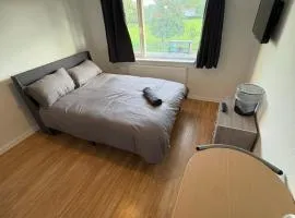Cosy room 2 Gatwick