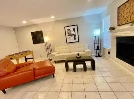 Rare to find 2 bedrooms 1 King bed & 2 Twins beds 2 bathrooms