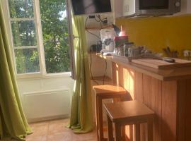 Appartement-Studio Boiscorde, Wifi, le Perche, Hotel in Rémalard en Perche