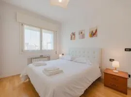 Poppy's Flat - 10 min from Venice & Train Station