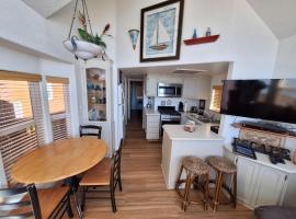 Ocean Front Cabin 11 W Jacuzzi & Superb Views, hotel v destinaci Smith River