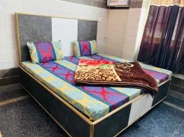 Hotel Ganges Near By Railway And Bus Station