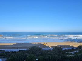 T2 Apartment Eugenie Ocean View Grande Plage and Pool, apartment in Biarritz