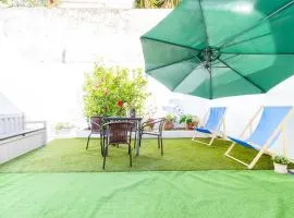 Peaceful 2-bedroom House with Garden at the heart of Benfica