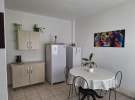 3 Kitnets, hotel em Rio das Ostras