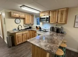 Vintage 2 bedroom close to downtown and river walk