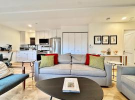 Unique Container, Home 20 Acres, Modern Stay, hotel in Kelsey