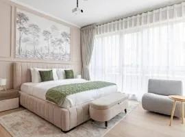 BLVD Arthouse - Burj View, Poo,l Gym, and Private Cinema 2BR