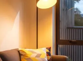 Cozy 2 Bedroom Waterview Home for Work and Family