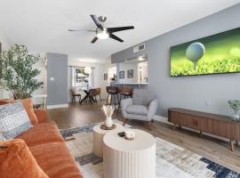 Walk to Old Town - 1BR Condo, Heated Pool and Patio, hotel in Scottsdale