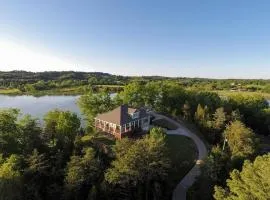 The Retreat at Paradise Hills 6BR Lake Front Dock Game Room