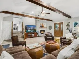 Cabin by North Clear Creek. Private Hot Tub. Pets