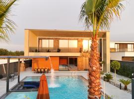 Bliss Luxury Villa – hotel w mieście Rrushkull