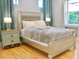 2-Bedroom Apartment 15 Minutes From Manhattan in LIC Astoria Queens