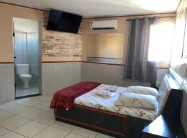 Hotel Tenda Próximo a Regis Bitencourt e Taboão Da Serra, ξενοδοχείο στο Σάο Πάολο