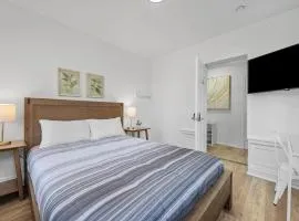 Pittsburgh Shadyside 1A Bright and Stylish Private Bedroom with Shared Bathroom