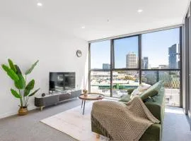 Central Woden Stay, Near Hospital, CIT, Pool