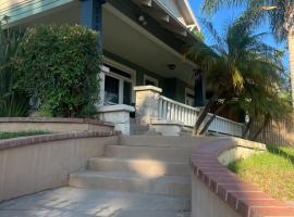 Amazing Wood streets studio, hotel in Riverside