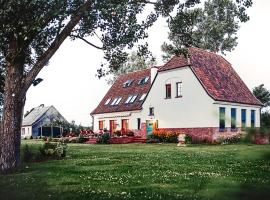 Stara Szkoła Browina, hotel with parking in Browina