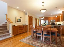 Columbia West condo, hotel in Hood River