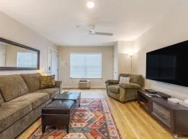 15 Lodge with Hood River Bridge View