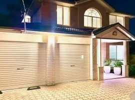 Cosy Modern 5BR Home-Major Hubs Parks with EV Charger