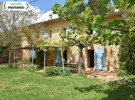 Farmhouse, with large pvt pool in Provence