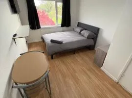 Cosy room 3 Gatwick