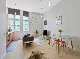 Lively and Stunning Central Apt by Zodiak Stays