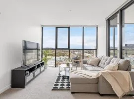 Cosy Woden Apt Near Canberra Hospital,Transport