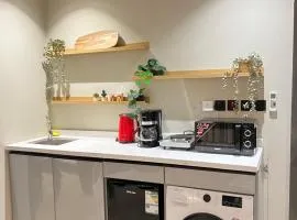 شقة غرفة نوم وصالة بمساحة واسعة