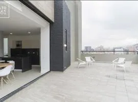 GRANDIOSO APTO CON TERRAZA PRIVADA y HERMOSA VISTA EN CHAPINERO ALTO