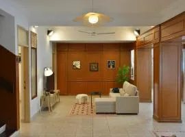 BohoHaven 半独立别墅 Semi D 5Rooms 3Bath 10 to 12 pax 15mins to KK City
