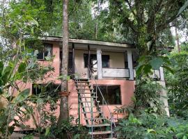 Casa y Cabaña Jaguar Tortuguero, villa in Tortuguero
