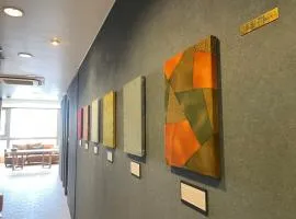 Tokyo Gallery Stay 駅1分で貸切 8人OKのアーティスト制作のベッド 桜を見下ろせる部屋 商店街で賑やか