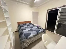 Queen Room in Rydalmere - R4