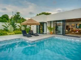4BR Villa with Pool in Calatagan Batangas up to 16 Guests