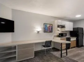 MainStay Suites Omaha Old Mill