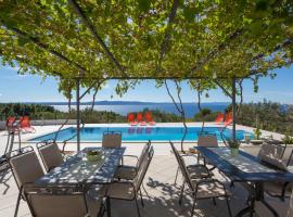 Apartmani Villa Athina, hotel em Tučepi