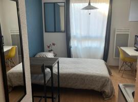 Studio Sacré Cœur Proche Basilique - N 319、パライユ・ル・モニアルのホテル