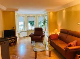 Ferienhaus SÜD WEST mit 2 SZ, Terrasse und Balkon, strandnah by Unsere Urlaubszeit