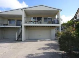 3-36 Manooka Drive - Rainbow Beach - Sea Views and breezes