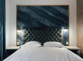 Suru Hotel & Restaurant, khách sạn 3 sao ở Buşteni
