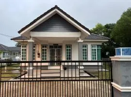 ANJUNG SARA Homestay