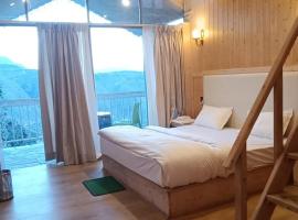 Harshvan resort, resort a Chakrāta