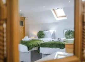 3BR Dodleston Stay Sleep 5 Family & Contractors