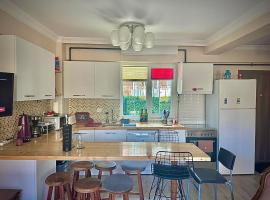 İstanbulda merkezi pitoresk konum müstakil yeni ev, hotel a Istanbul